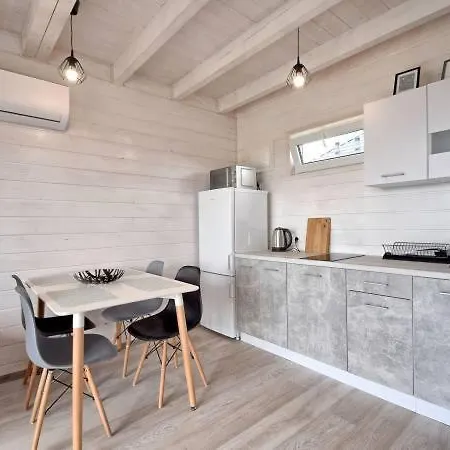 Zlote Piaski 山林小屋 *